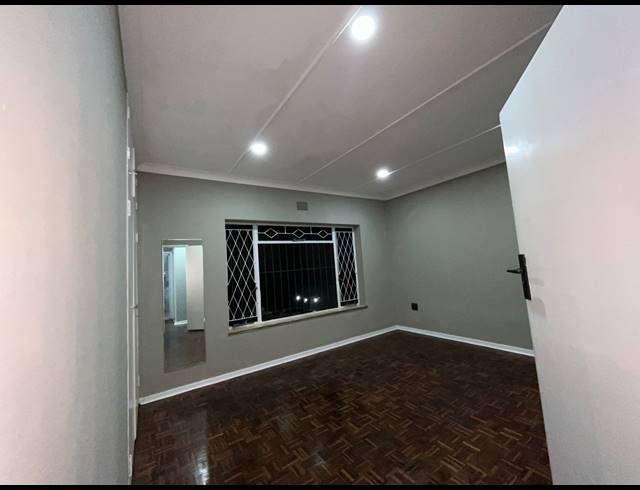 398M² OFFICE TO LET IN EASTLEIGH